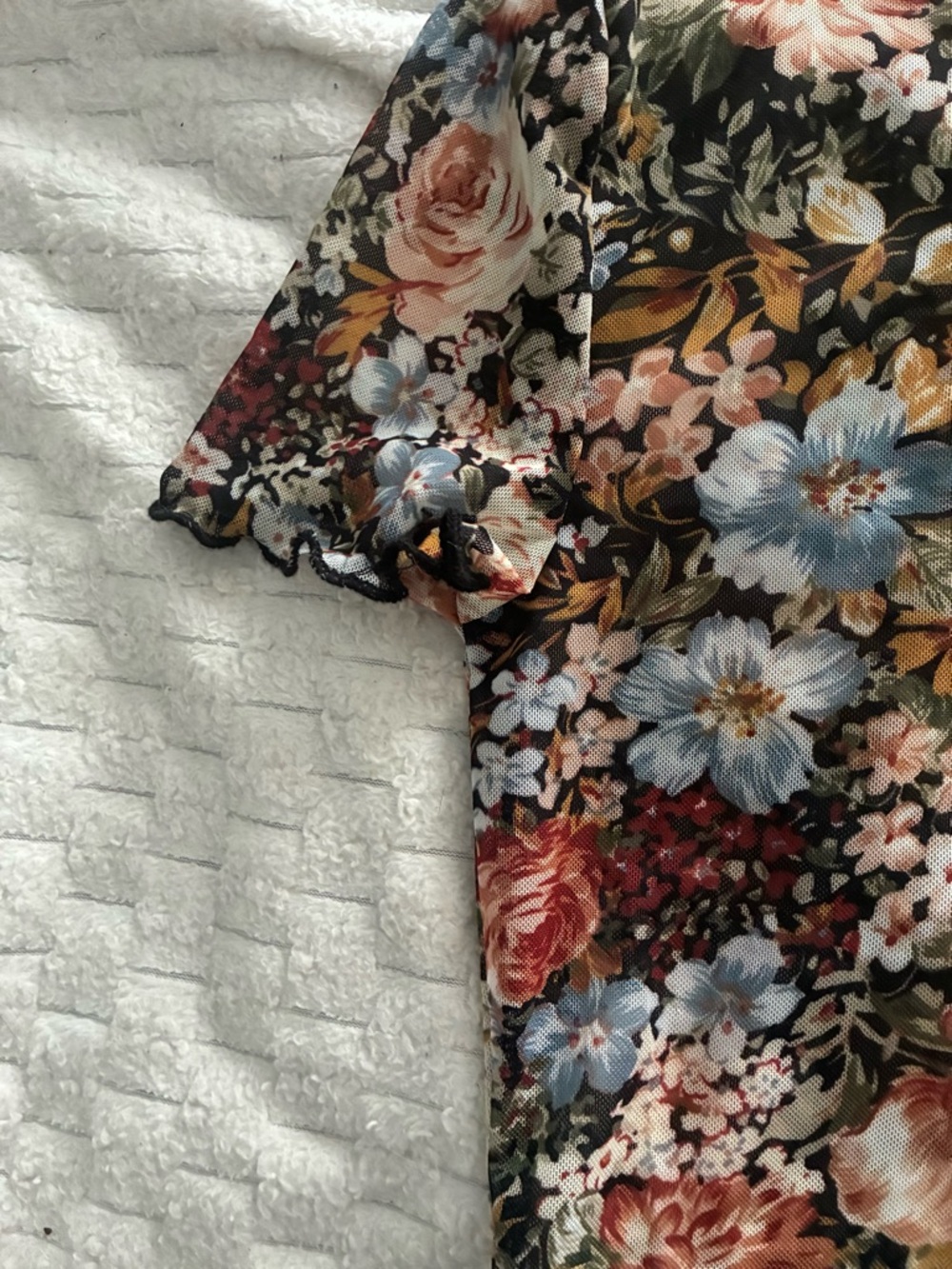 Sheer Floral Ruffle-Trim Short Sleeve Top - Multi Floral - Picture 4 of 4